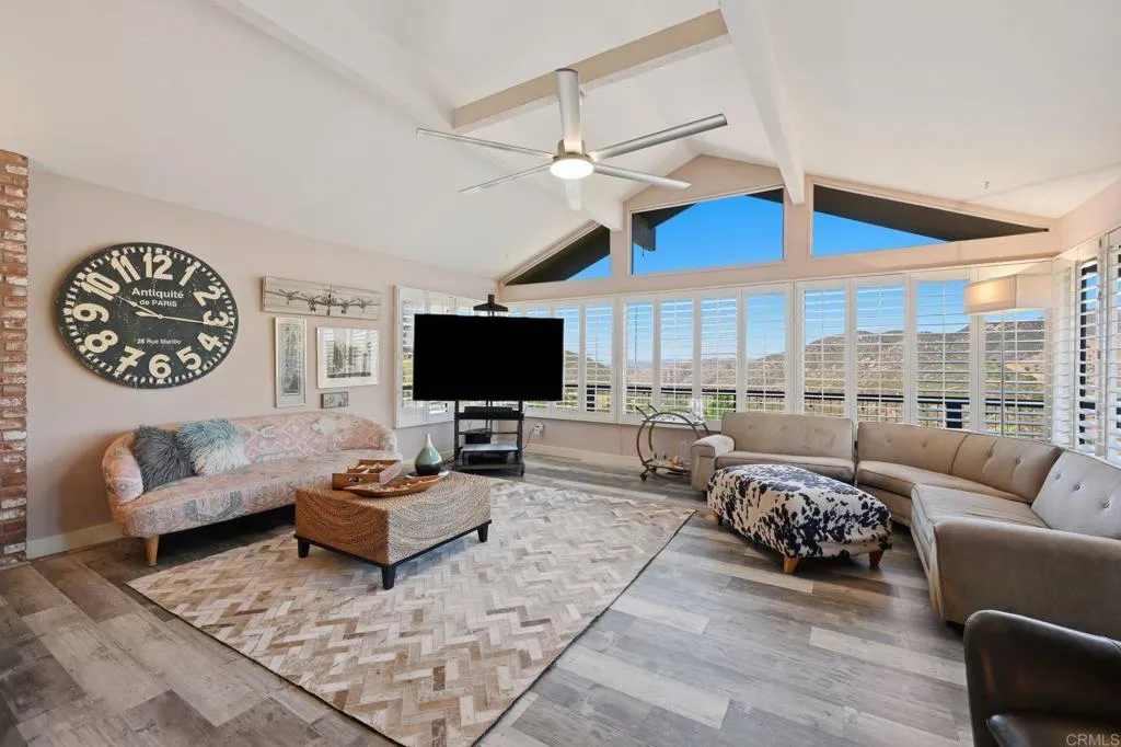 https://cdn.realtyfeed.com/cdn/127/306790474/7678c9230f8d8866ee96c80961bc523c.webp