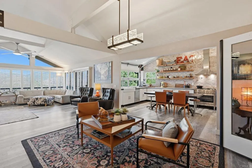 https://cdn.realtyfeed.com/cdn/127/306790474/92f7fd1ed50fdb4cc901d99f7ccb80d6.webp