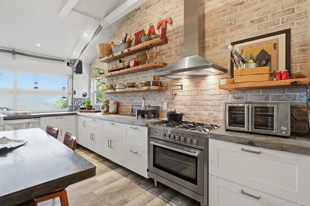 https://cdn.realtyfeed.com/cdn/127/306790474/ba310b0eada0413a3fdb9984fd37a336.webp