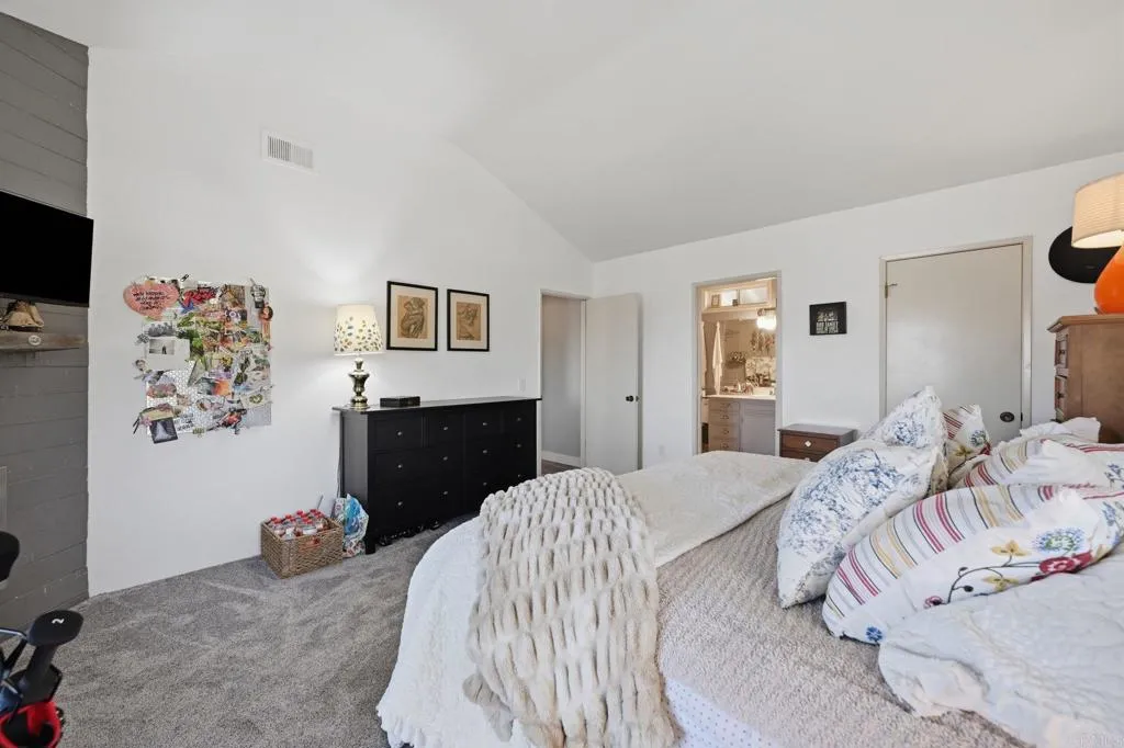 https://cdn.realtyfeed.com/cdn/127/306790474/cfc4c672ce1245667b8d1dfb8c5ac477.webp