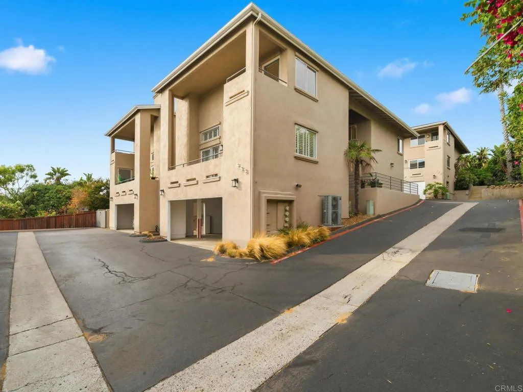 https://cdn.realtyfeed.com/cdn/127/306790635/5bf0a3fbb13e748590403160140be5e0.webp
