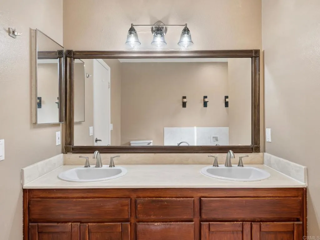 https://cdn.realtyfeed.com/cdn/127/306790635/6c75bb23c5db4494ace68a0863008c1b.webp