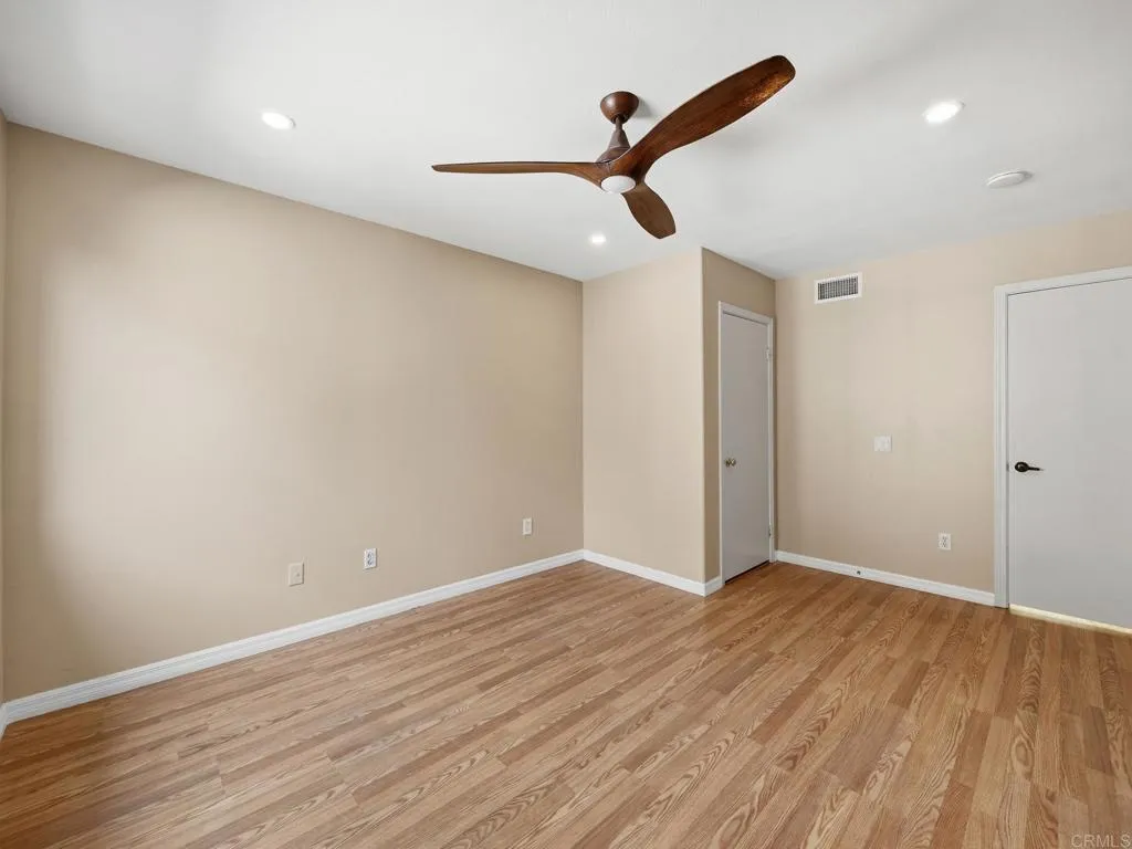 https://cdn.realtyfeed.com/cdn/127/306790635/aab31321b4c69120257bb8590067aa56.webp