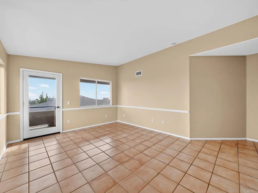 https://cdn.realtyfeed.com/cdn/127/306790635/b76ada65bdf7544ba3102829fe5f1499.webp
