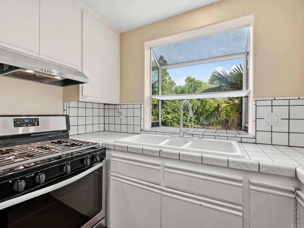 https://cdn.realtyfeed.com/cdn/127/306790635/d79dea0cfb4ed111f571f63b62454bc4.webp
