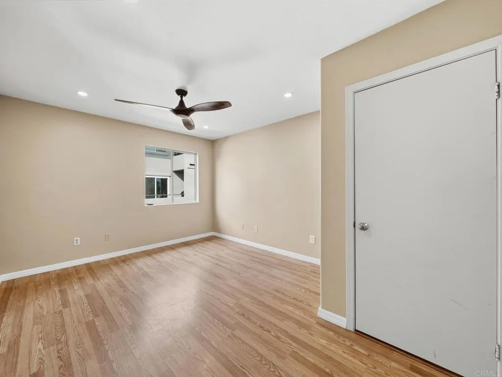 https://cdn.realtyfeed.com/cdn/127/306790635/f8c9871e886e11411ca3cbb3f2cec1f5.webp