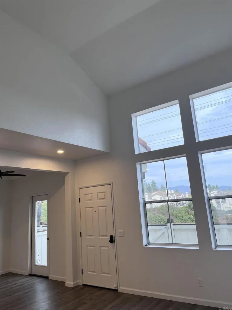 1370 Callejon Cervantes Unit 113, Chula Vista, CA 91910 - Photo 5 of 25, Chula Vista, CA