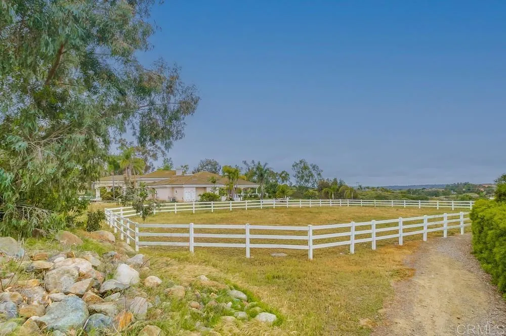 https://cdn.realtyfeed.com/cdn/127/306790733/e796f6cf8553342017c01c0650d52ff8.webp
