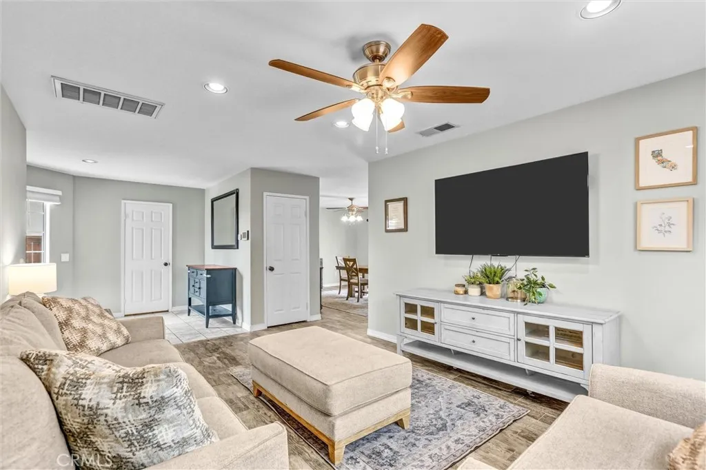 https://cdn.realtyfeed.com/cdn/127/306790770/c91165d2ee91dbdbf2d9a4400d75d689.webp