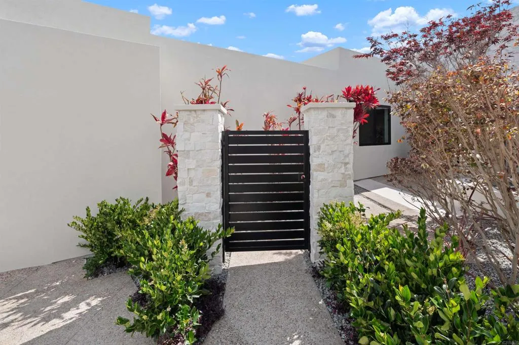 https://cdn.realtyfeed.com/cdn/127/306790772/16072c391bf18e5816dee0928b0aefe4.webp