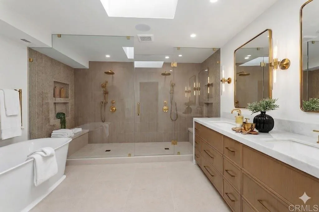 https://cdn.realtyfeed.com/cdn/127/306790772/1681bfca32bee38c87a9d530f383ed26.webp