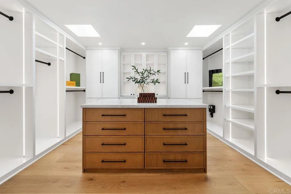 https://cdn.realtyfeed.com/cdn/127/306790772/4f63481c19702d53b4b51c1cc4b3a79b.webp