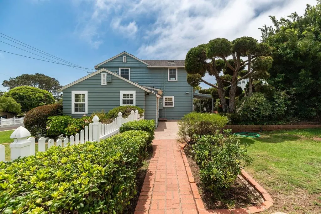 https://cdn.realtyfeed.com/cdn/127/306790776/36d3e5c0d9c78b3d8983449fcaba2f66.webp