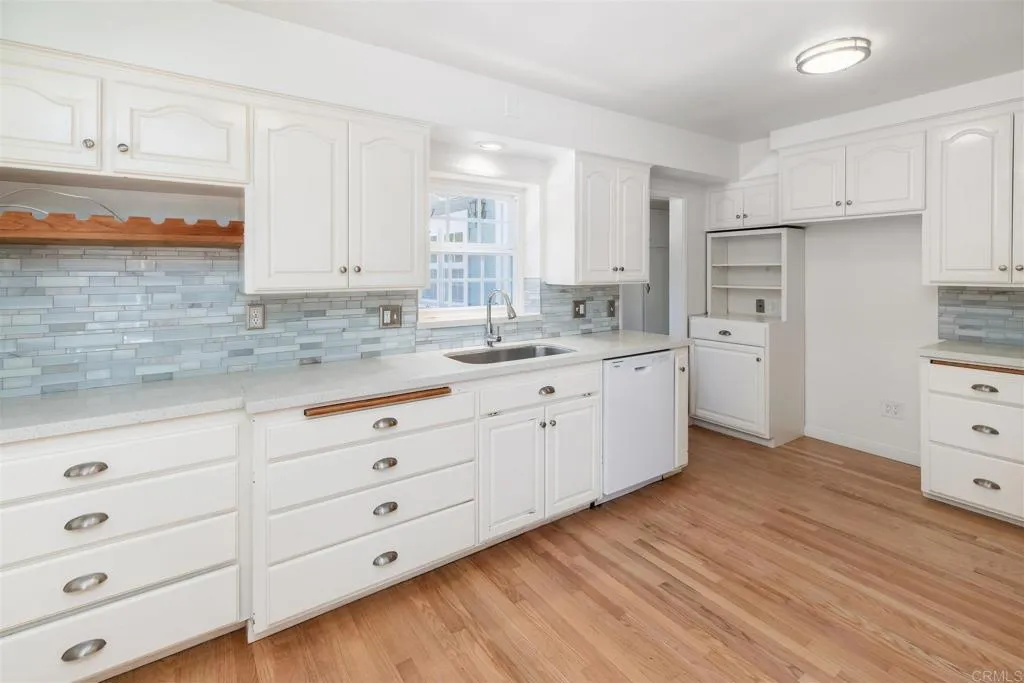 https://cdn.realtyfeed.com/cdn/127/306790776/7a1541ad18bc701405e71b2f0da6d4a8.webp