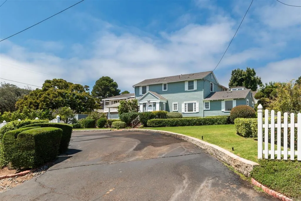 https://cdn.realtyfeed.com/cdn/127/306790776/bcbbc1f74110c7320c4718a40a493276.webp