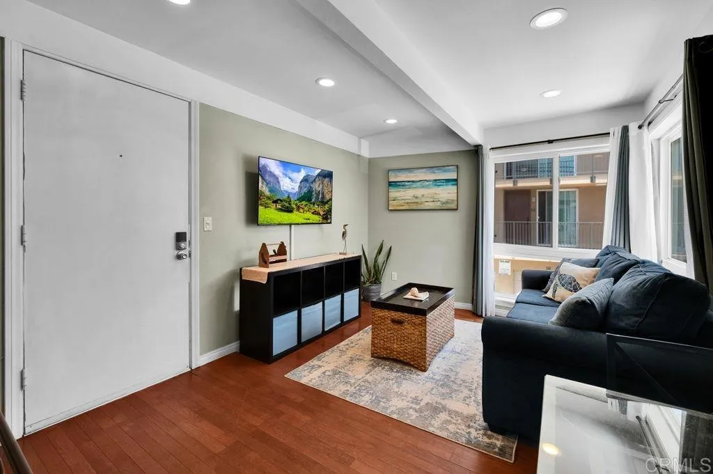 3764 Bayside Lane Unit 4, San Diego, CA 92109 - Photo 4 of 13, San Diego, CA