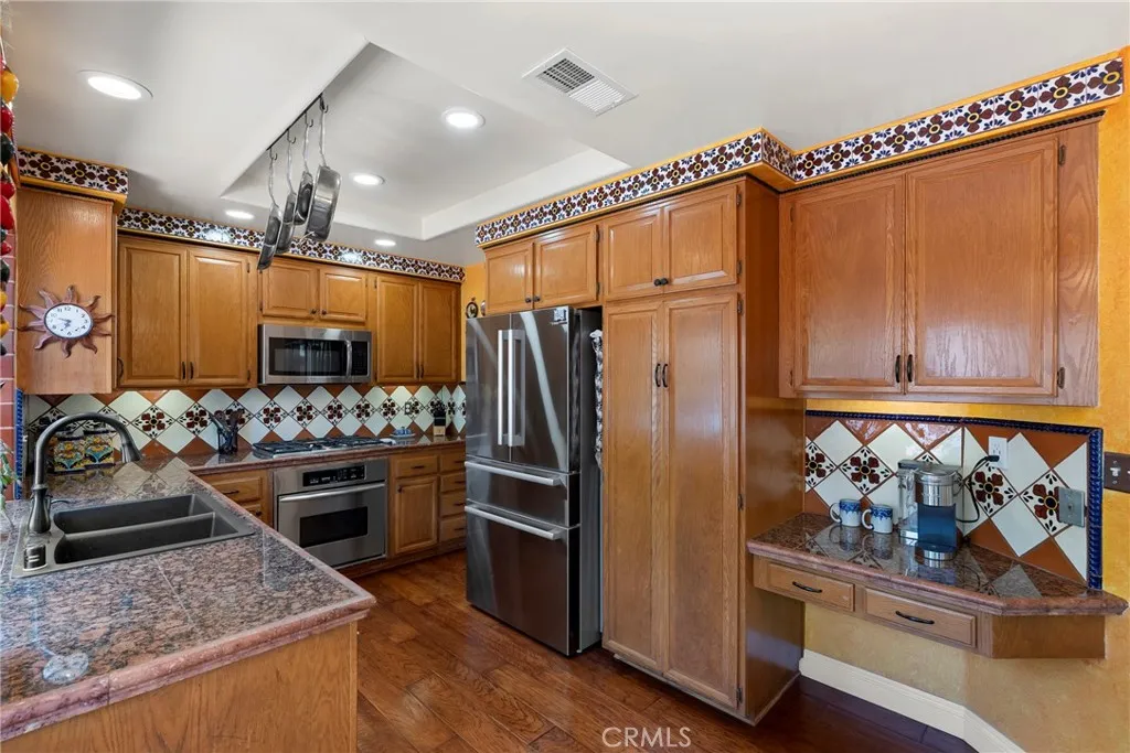 https://cdn.realtyfeed.com/cdn/127/306790817/f7f6e38d5bac118acb63239b987296e2.webp