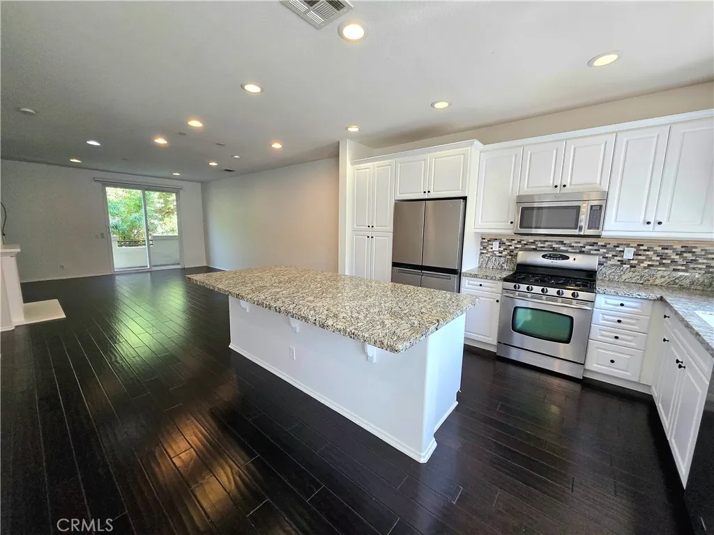 Eastvale, CA 91752