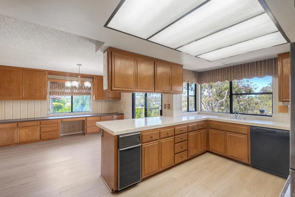 https://cdn.realtyfeed.com/cdn/127/306790848/24d427ad8bb4dda3edcc7d29d0a98d80.webp