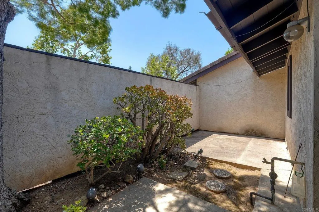 https://cdn.realtyfeed.com/cdn/127/306790848/a647f04092b34b591f791fead4726ea2.webp
