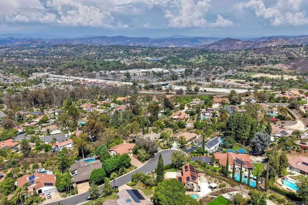 https://cdn.realtyfeed.com/cdn/127/306790848/ef67c470bc1f4261404ea519540e5404.webp