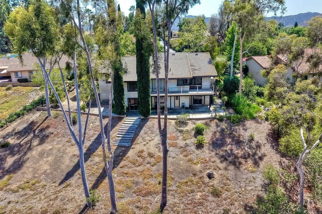 https://cdn.realtyfeed.com/cdn/127/306790848/effca60a749f98c9815609d4493f99cf.webp