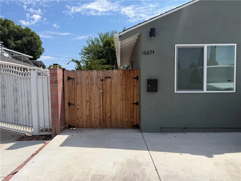 Granada Hills, CA 91344