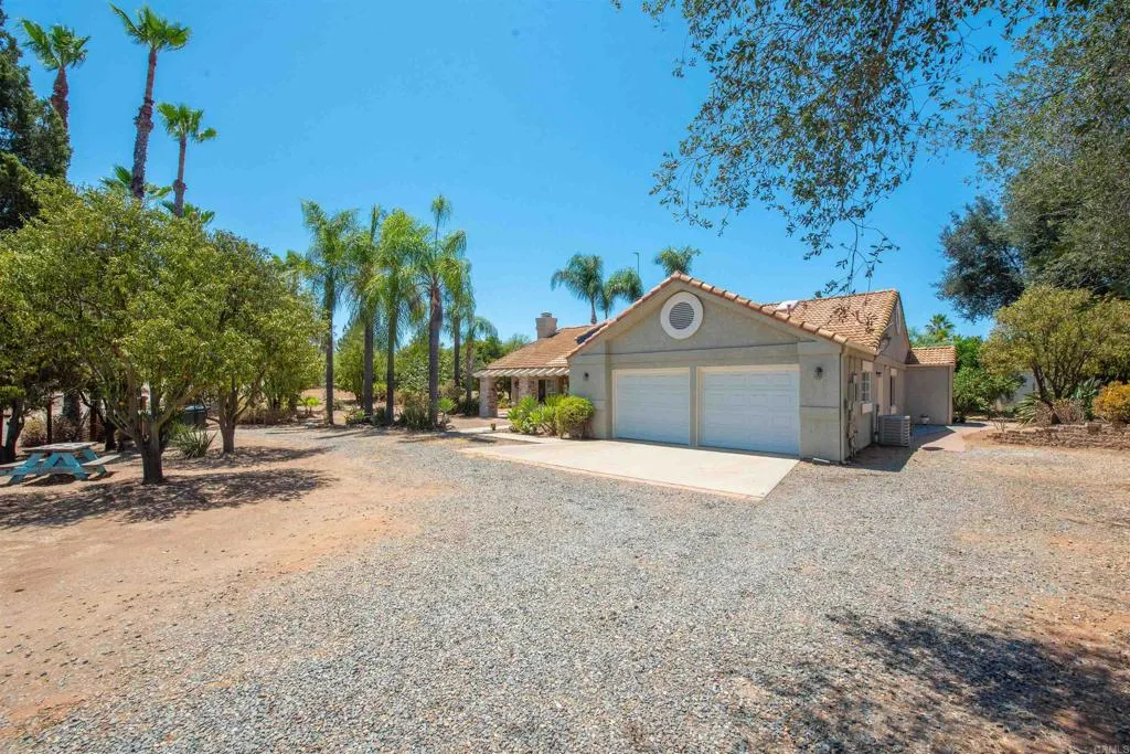 15950 Mactan Ln, Valley Center, CA 92082 - Main photo, Valley Center, CA