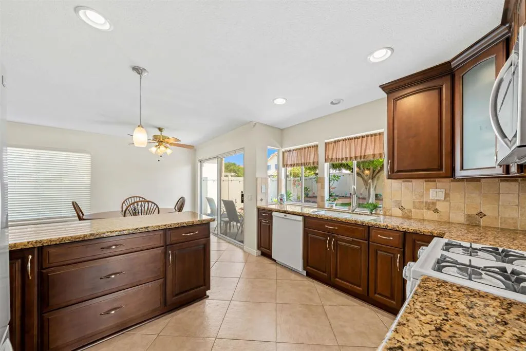 2367 Prince Edward Court, El Cajon, CA 92019 - Photo 5 of 22, El Cajon, CA