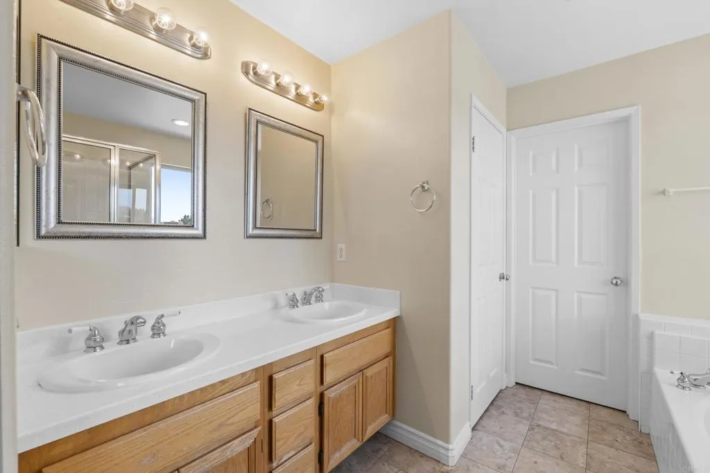 https://cdn.realtyfeed.com/cdn/127/306791027/40c23a0a0815a351b833884c140bf7be.webp