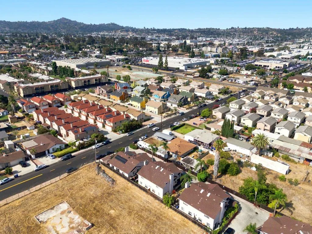 https://cdn.realtyfeed.com/cdn/127/306791041/35d66a2cffd4f224b4e523ebd2eb93f0.webp