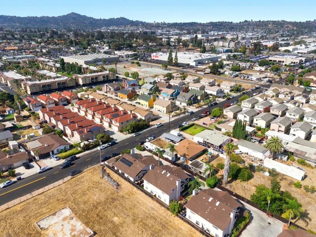 https://cdn.realtyfeed.com/cdn/127/306791041/c2bd1d2569cbee21c34941e1f01247b9.webp