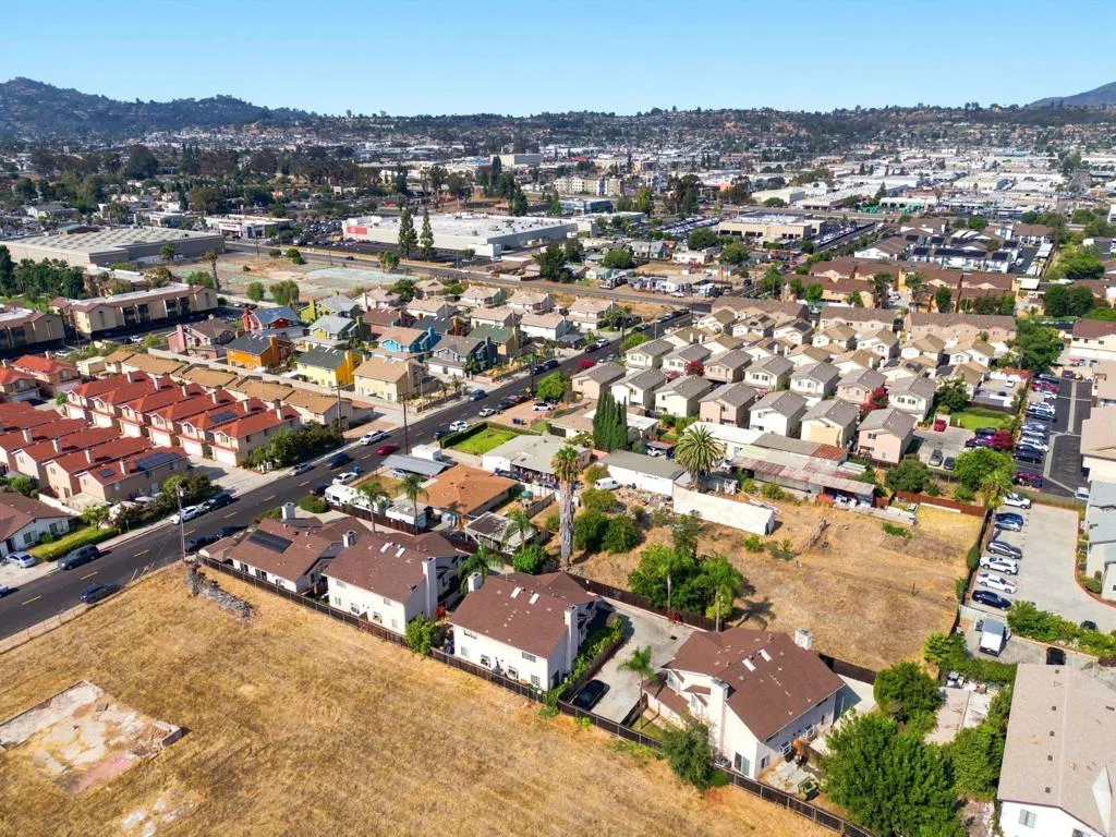 https://cdn.realtyfeed.com/cdn/127/306791041/dca37e87311cf97fcb770350bada2937.webp
