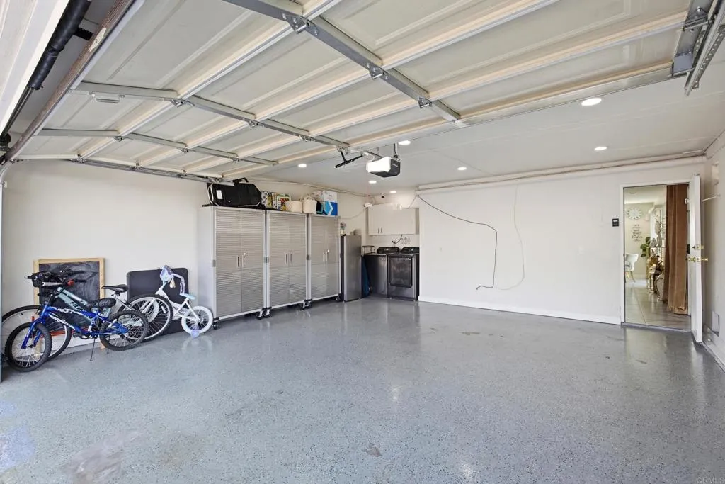https://cdn.realtyfeed.com/cdn/127/306791041/e226b44003a3a7bee8172f793fd036bf.webp