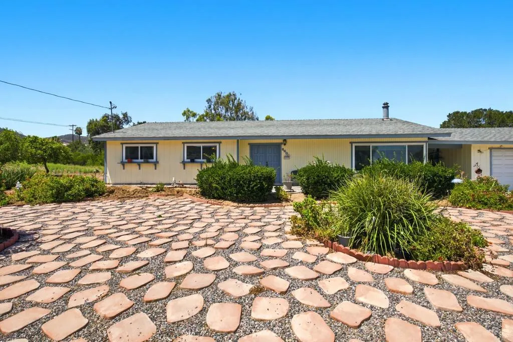 860 La Moree Road, San Marcos, CA 92078 - Photo 3 of 47, San Marcos, CA