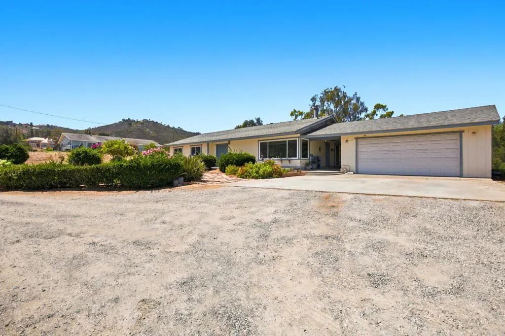 860 La Moree Road, San Marcos, CA 92078 - Photo 5 of 47, San Marcos, CA