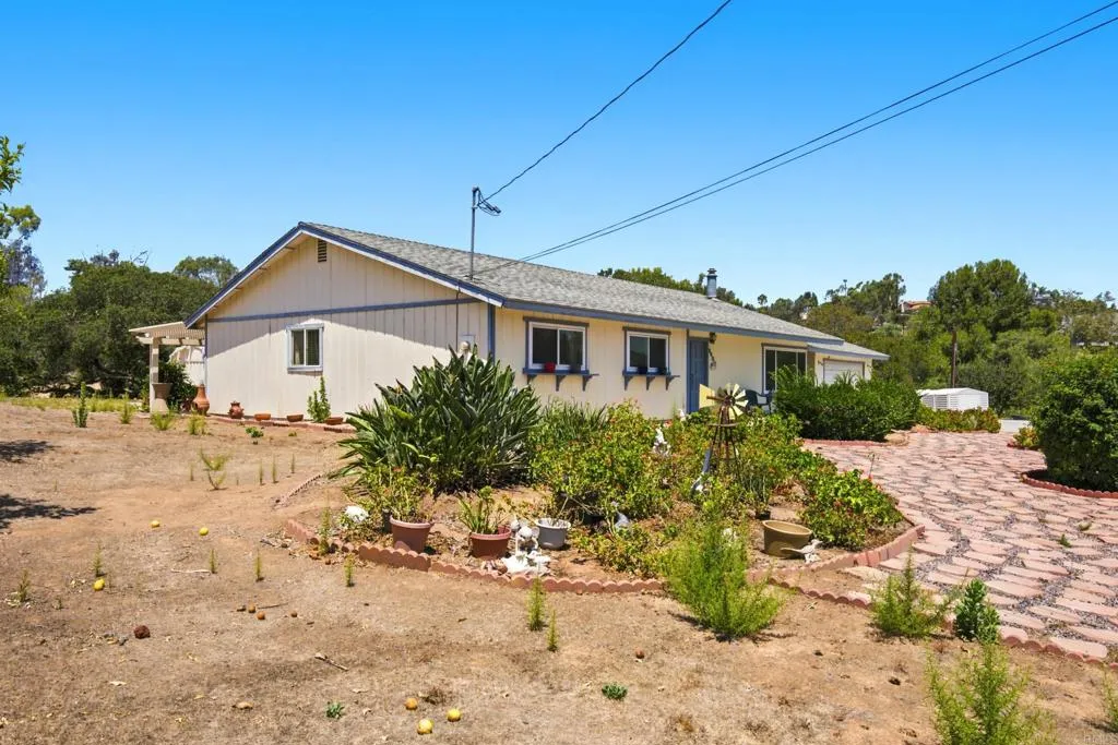 860 La Moree Road, San Marcos, CA 92078 - Photo 2 of 47, San Marcos, CA