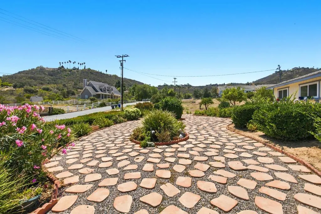 860 La Moree Road, San Marcos, CA 92078 - Photo 4 of 47, San Marcos, CA