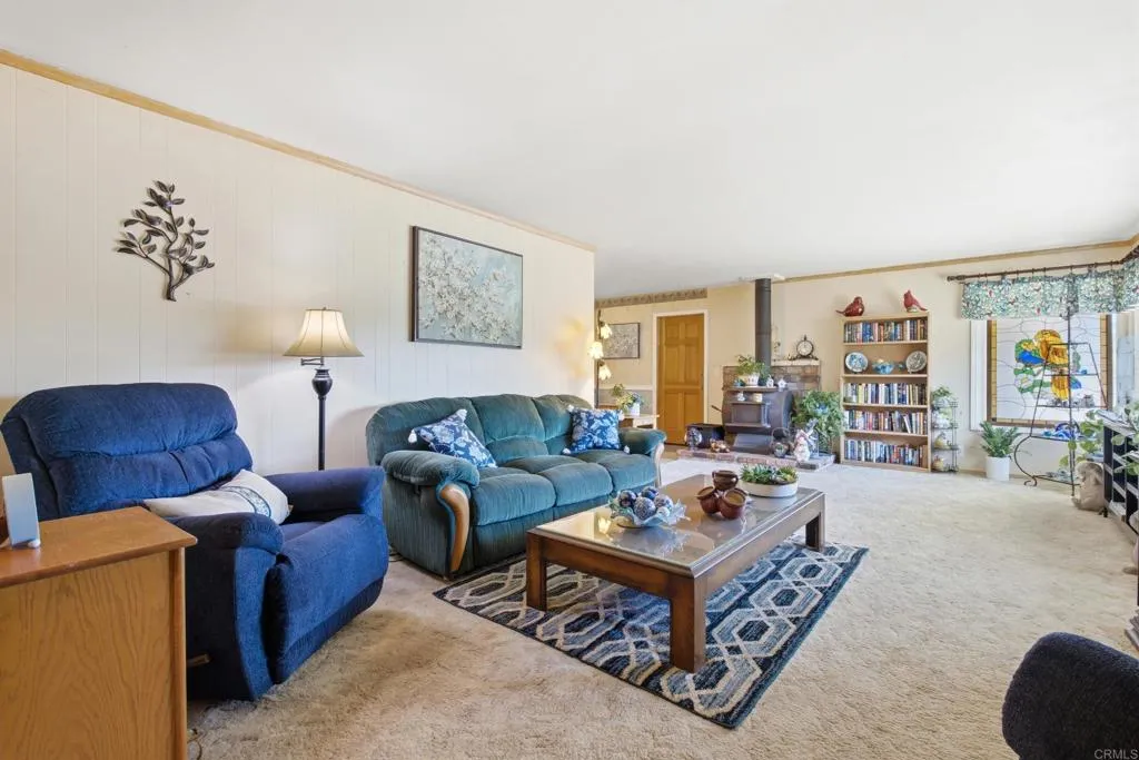 https://cdn.realtyfeed.com/cdn/127/306791044/f2cf78b34134c6ef18b9b7d7b4940154.webp