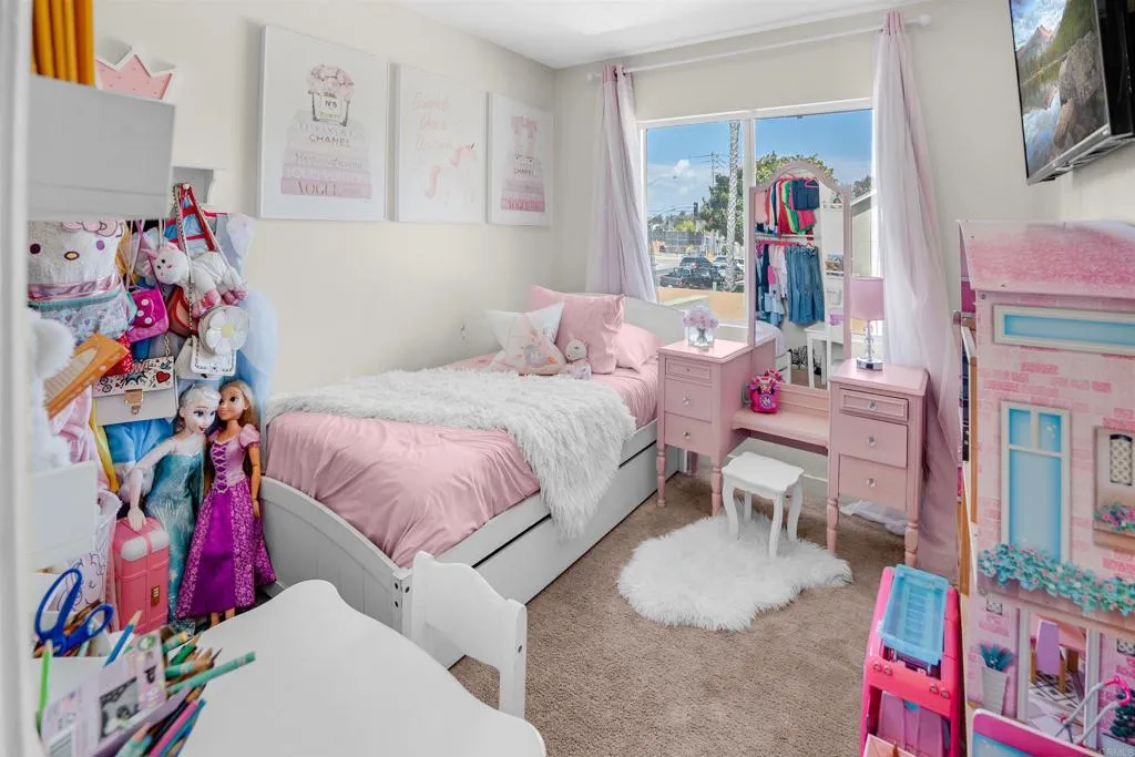 https://cdn.realtyfeed.com/cdn/127/306791046/9d37a241afdf1e428f77a6d26cbad11e.webp