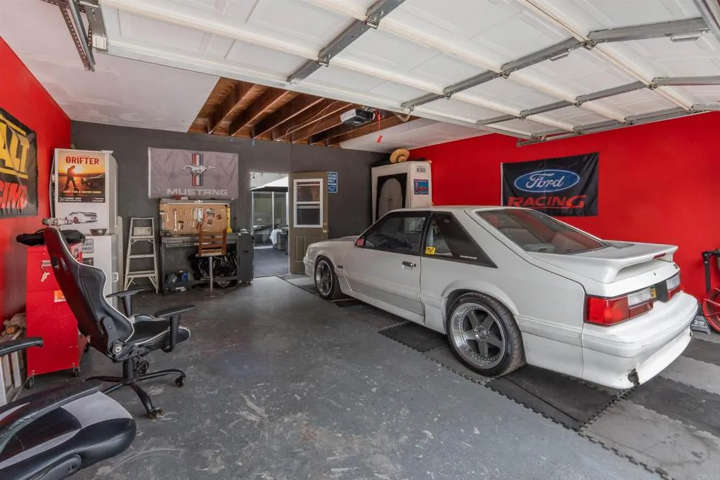 https://cdn.realtyfeed.com/cdn/127/306791046/aa529fa112cf094968953b48151a21b4.webp