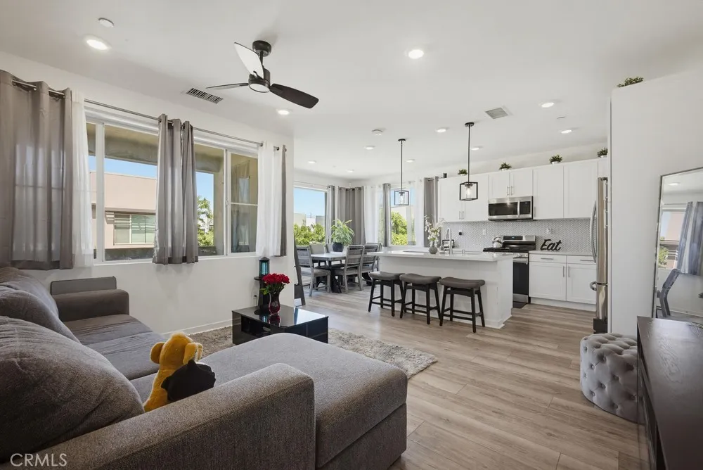 3570 E Peckham Paseo