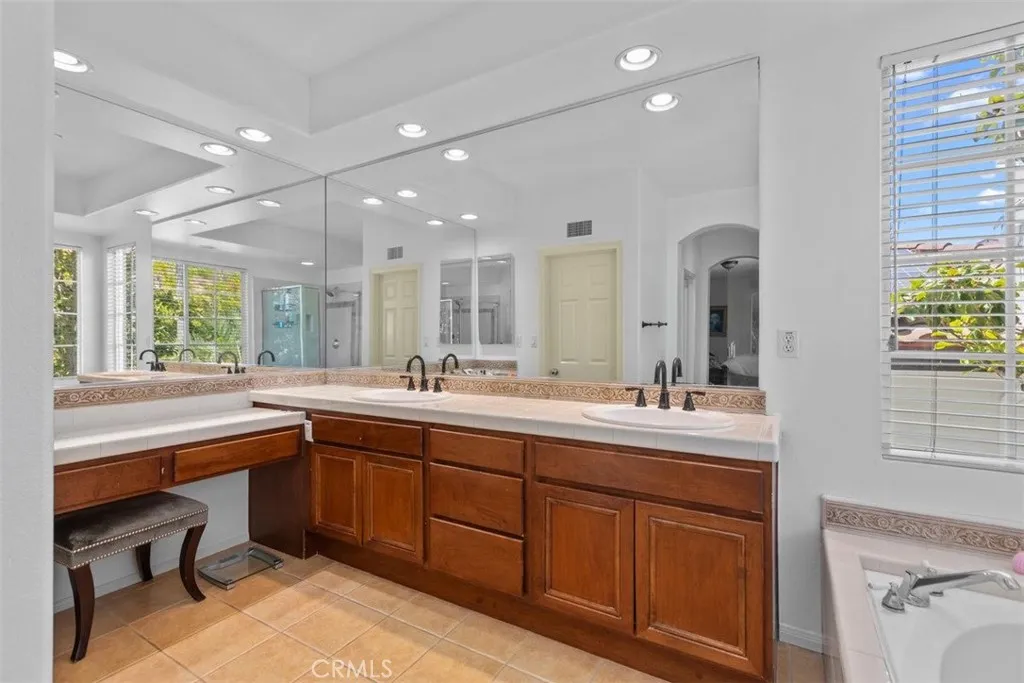 https://cdn.realtyfeed.com/cdn/127/306791101/9c532283a887076432fa06721171ea32.webp