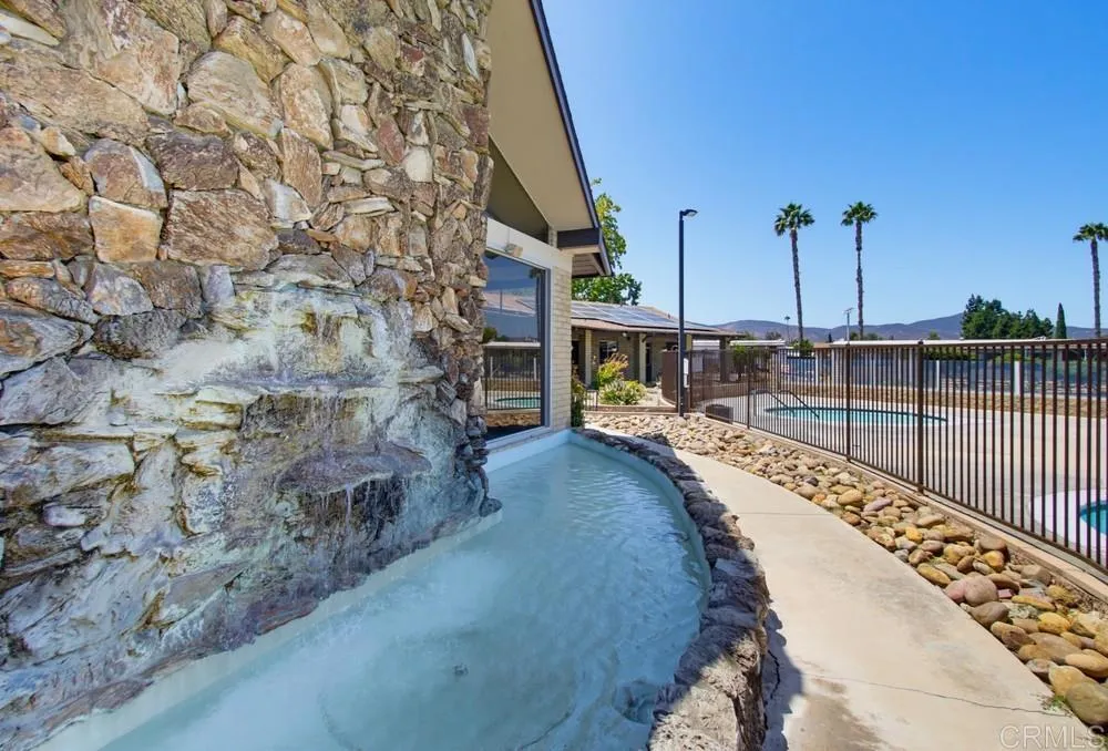 https://cdn.realtyfeed.com/cdn/127/306791215/22406406de8489f186490bec5f9e74c9.webp