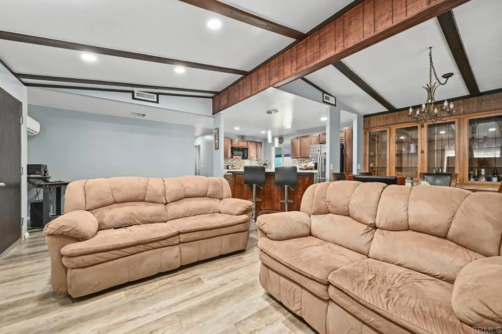 https://cdn.realtyfeed.com/cdn/127/306791216/da4d48bf8b95908a5cc7f8ef7e82b3d4.webp