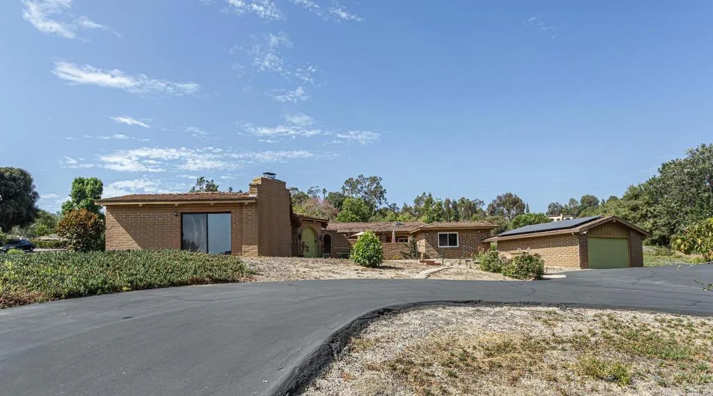 https://cdn.realtyfeed.com/cdn/127/306791299/2869d6bd0318cd9435e2f04eea1599f1.webp
