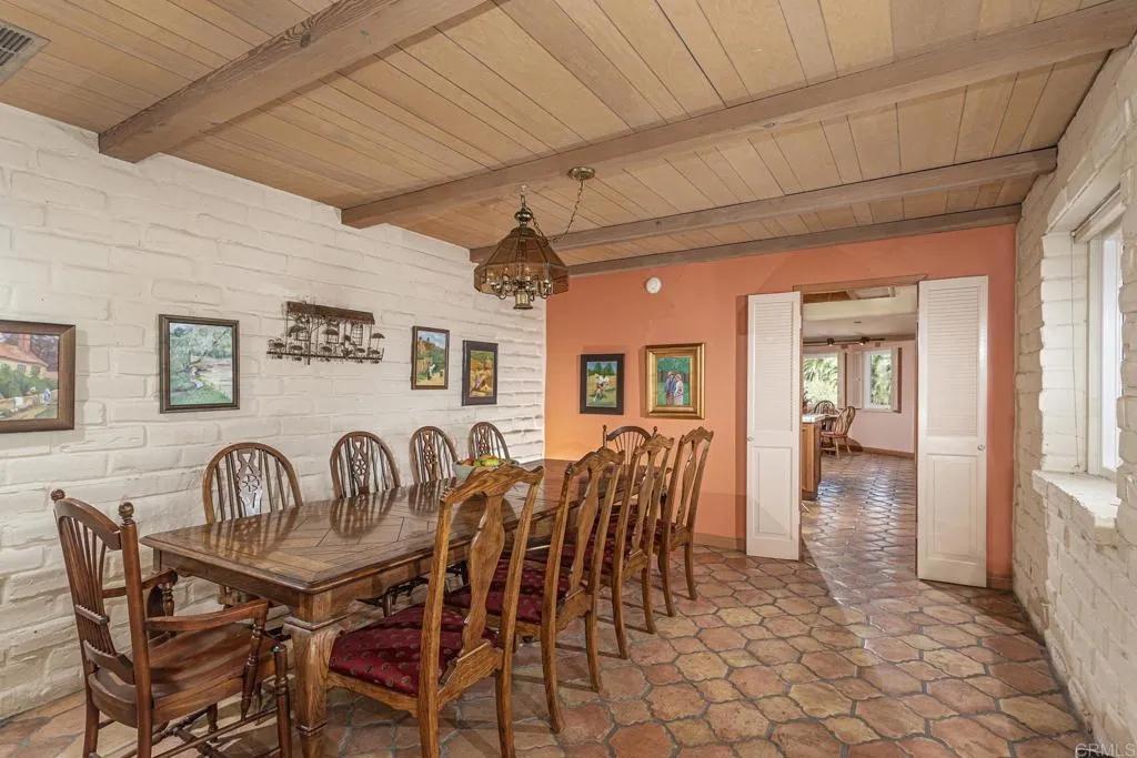 https://cdn.realtyfeed.com/cdn/127/306791299/549d0459a6197f853829b928d24bd97f.webp