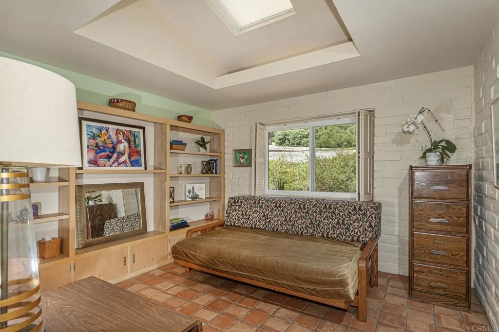 https://cdn.realtyfeed.com/cdn/127/306791299/5b0f3da4704bc42881554f75292564c7.webp