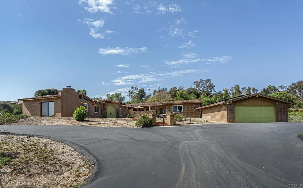 https://cdn.realtyfeed.com/cdn/127/306791299/85617b71fe487bd3bb0345fcf406d0e0.webp