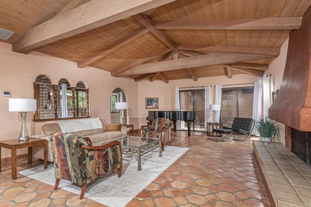 https://cdn.realtyfeed.com/cdn/127/306791299/e805d3f20142f1b860004d83f7e7e119.webp